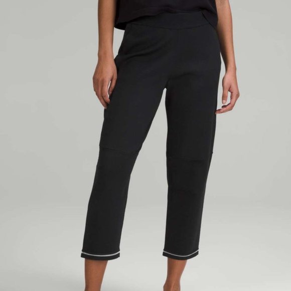 Lululemon Relaxed-Fit High-Rise Cropped Pants - new with tags - Picture 4 of 4